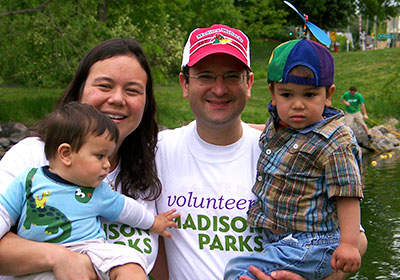 Family volunteering in Madison Parks