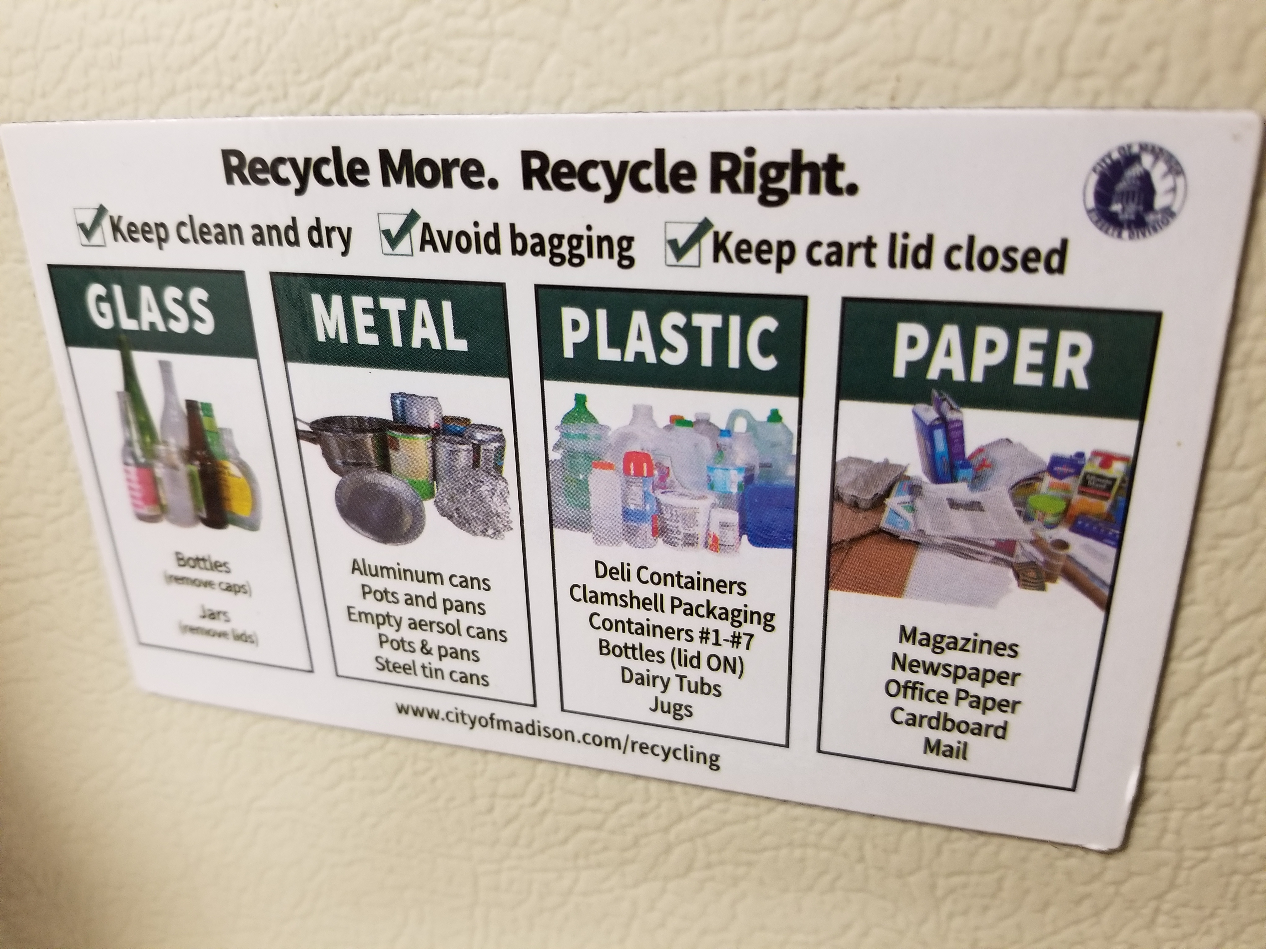 https://www.cityofmadison.com/streets/recycling/images/20191111_135630.jpg
